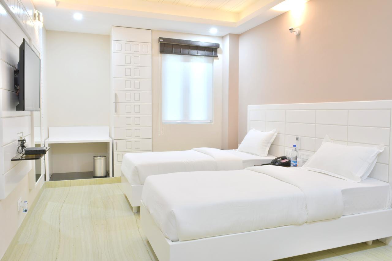 Hotel Tara Palace Redfort New Delhi Exterior photo